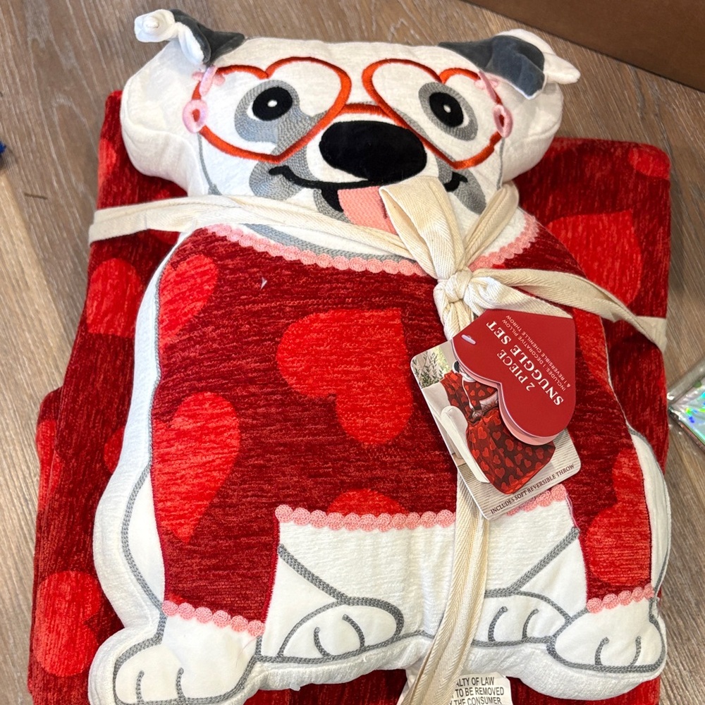 Envogue for TJ Maxx Red Heart Dog Plush Pillow and Chenille Blanket Set